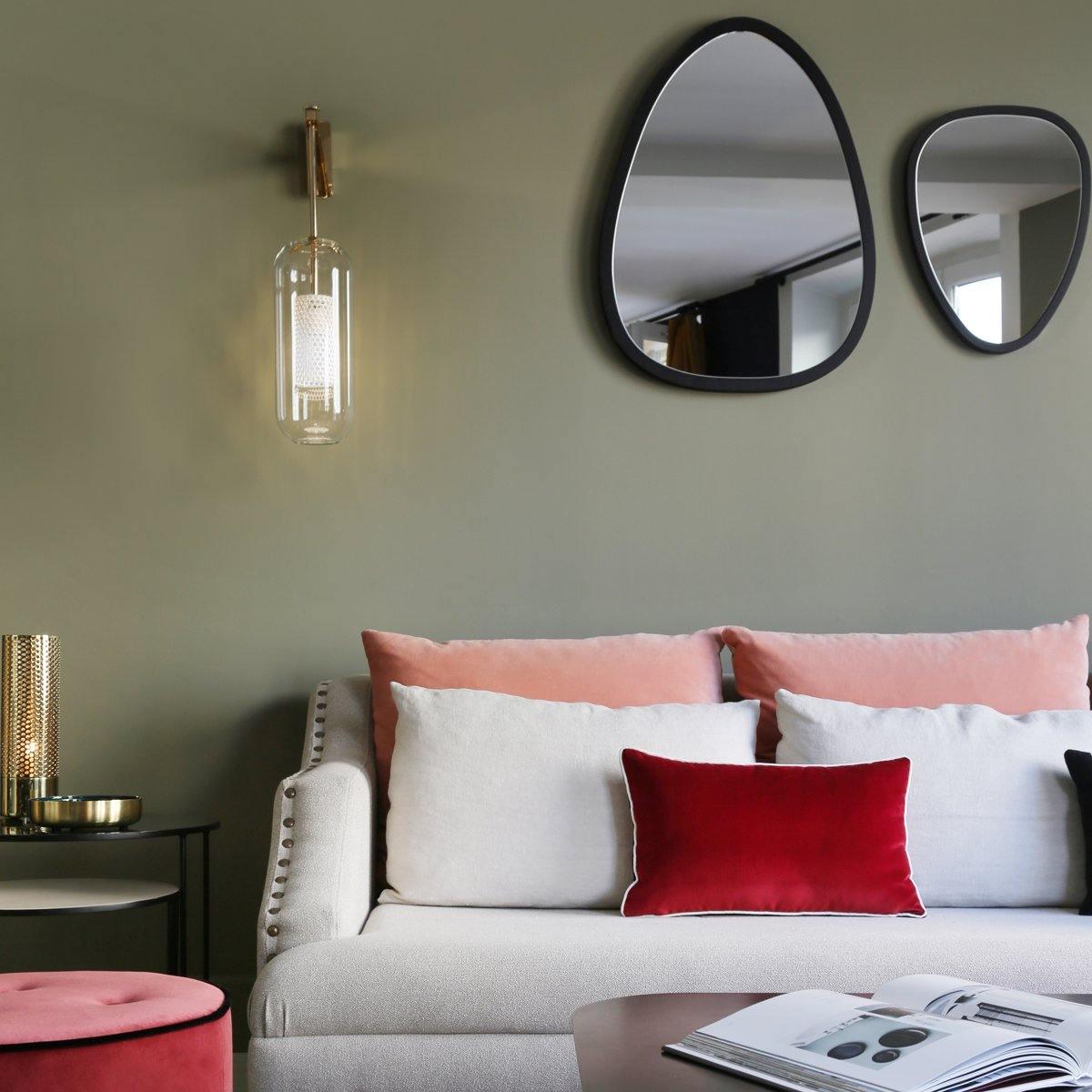 Nareli Globe Wall Light