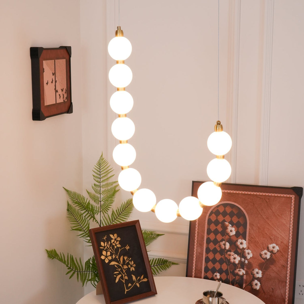 Vunelan Globe Chandelier
