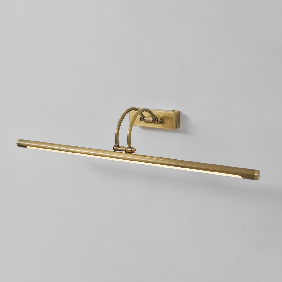 Pisali Linear Wall Light