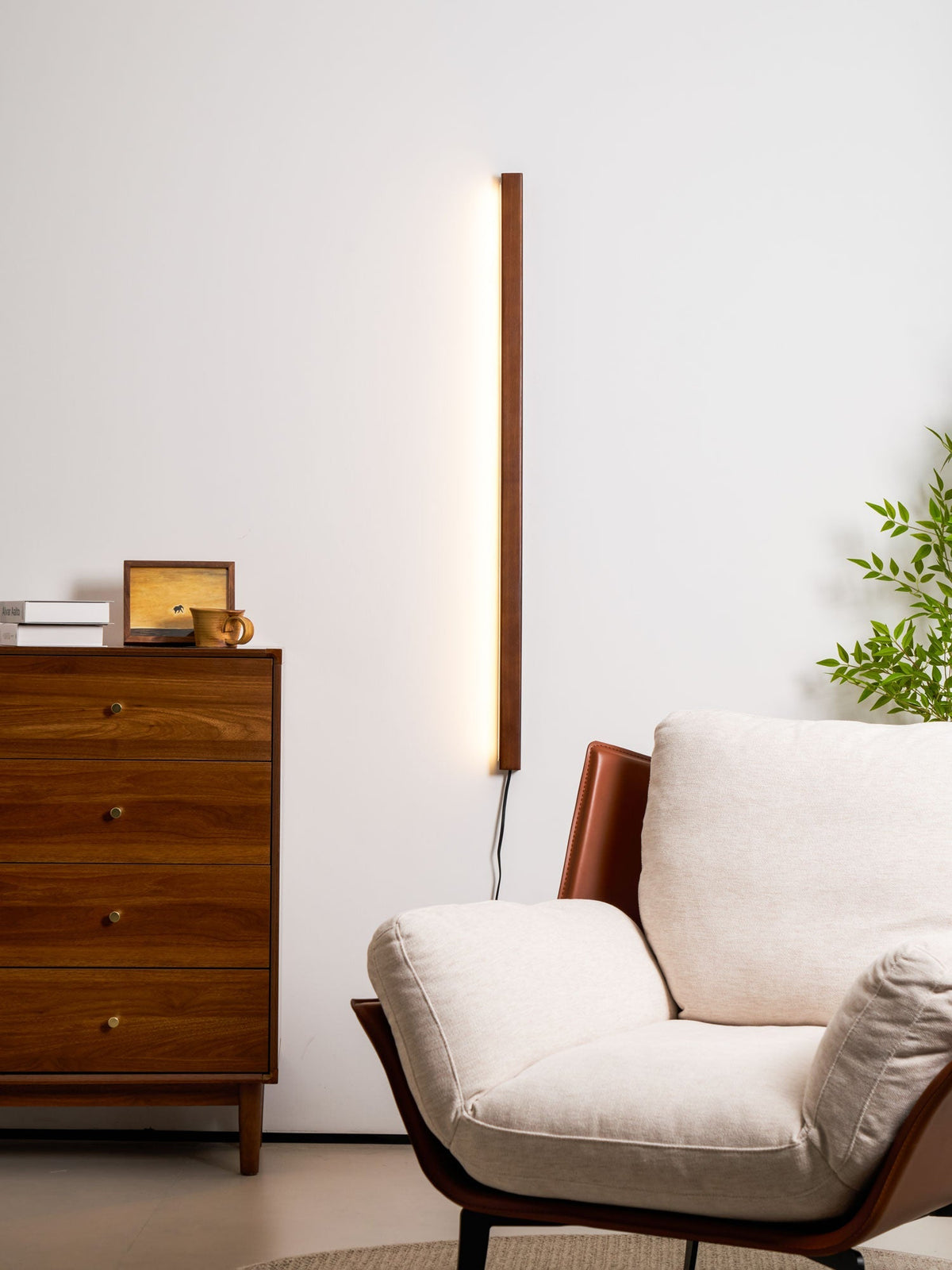 Nelvina Linear Wall Light