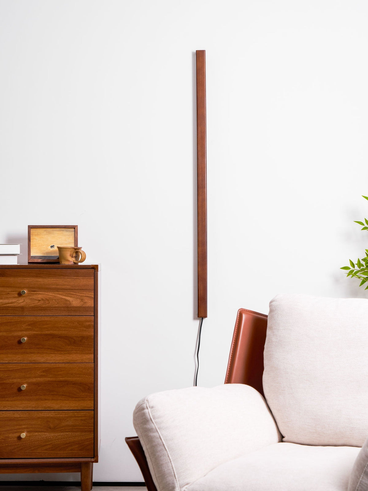 Nelvina Linear Wall Light