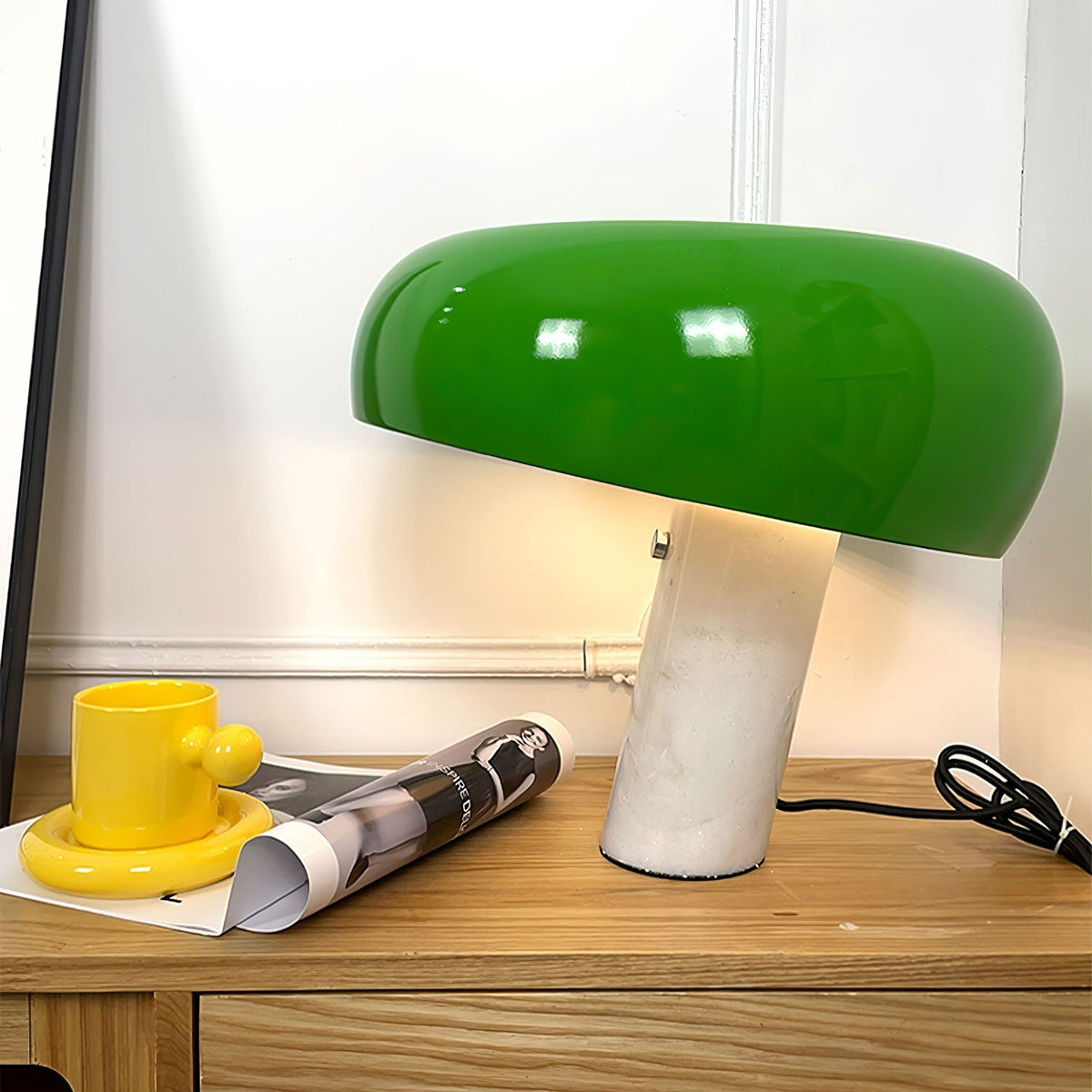 Stoskeni Table Lamp