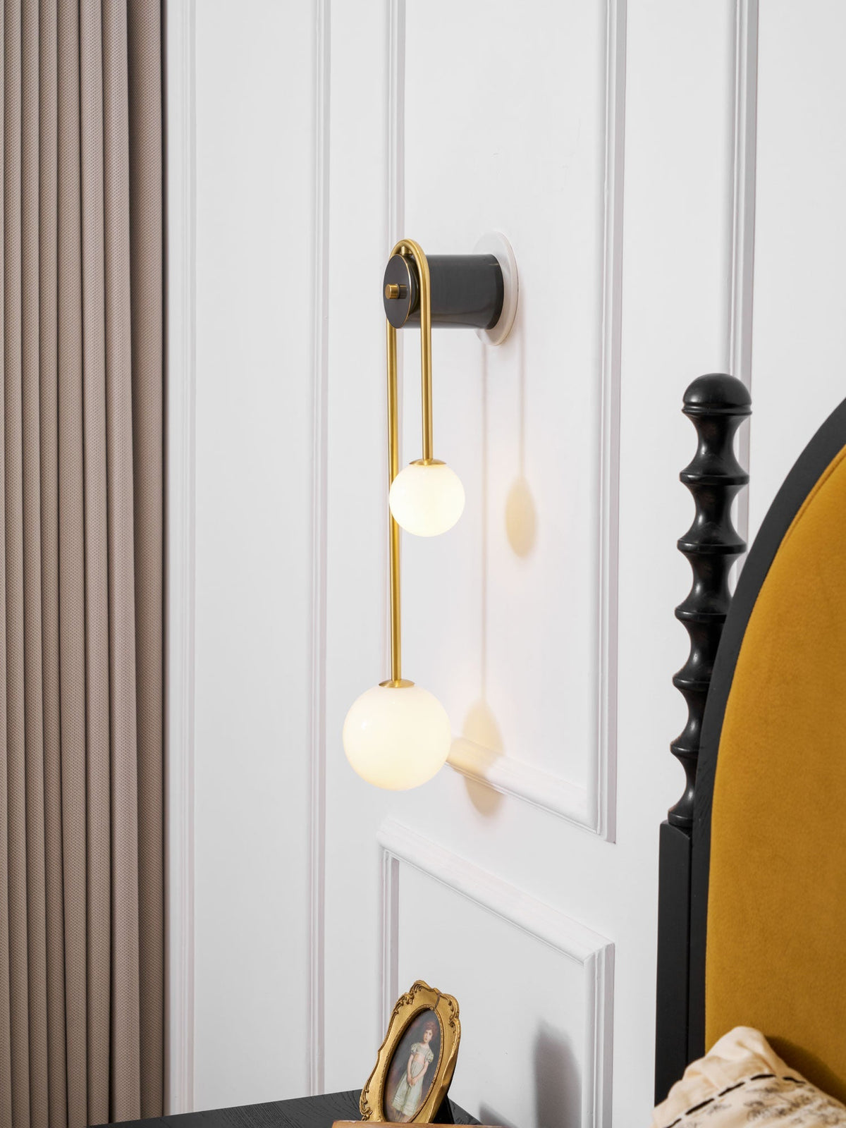 Jikelis Arched Wall Light
