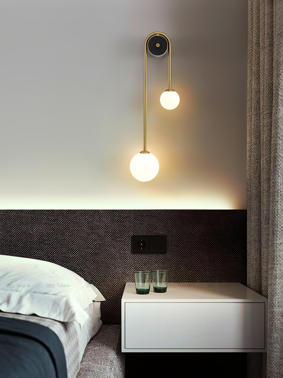 Jikelis Arched Wall Light