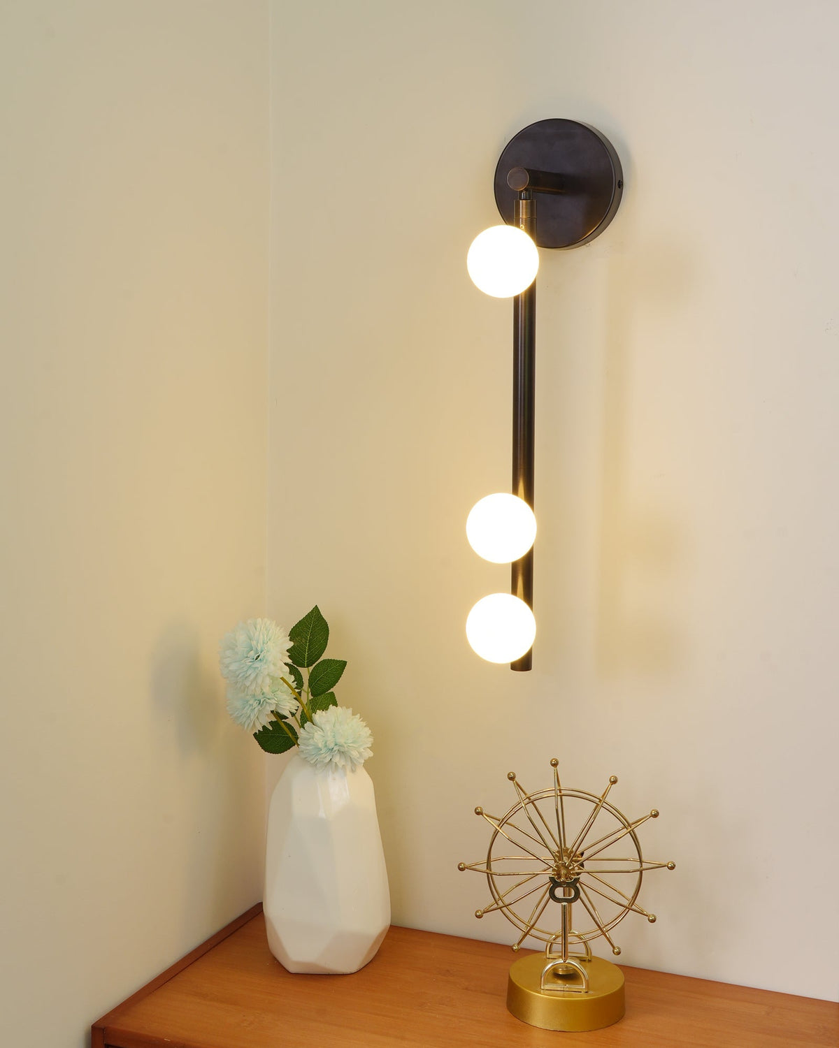 Dradida Linear Wall Light