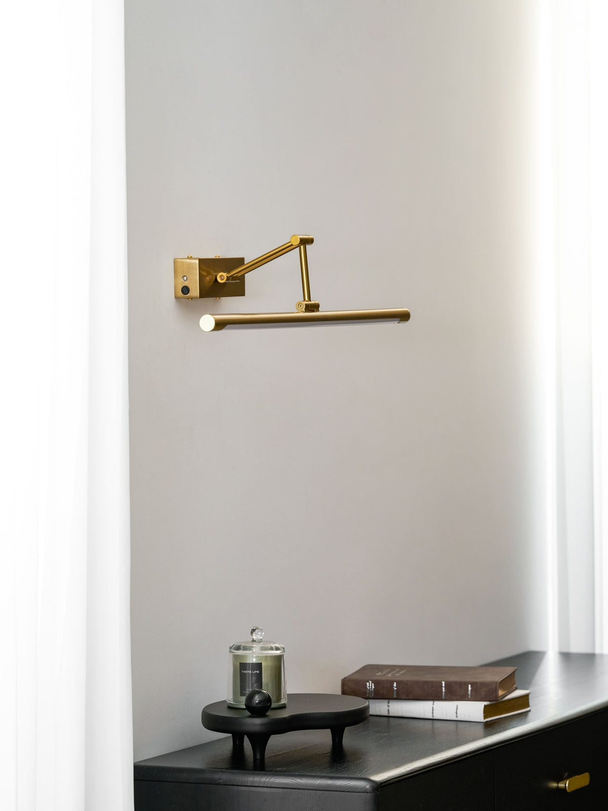 Taralor Linear Wall Light