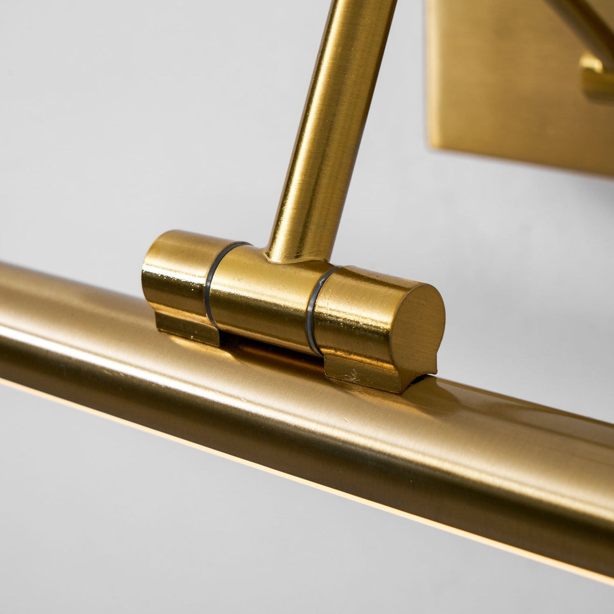 Taralor Linear Wall Light