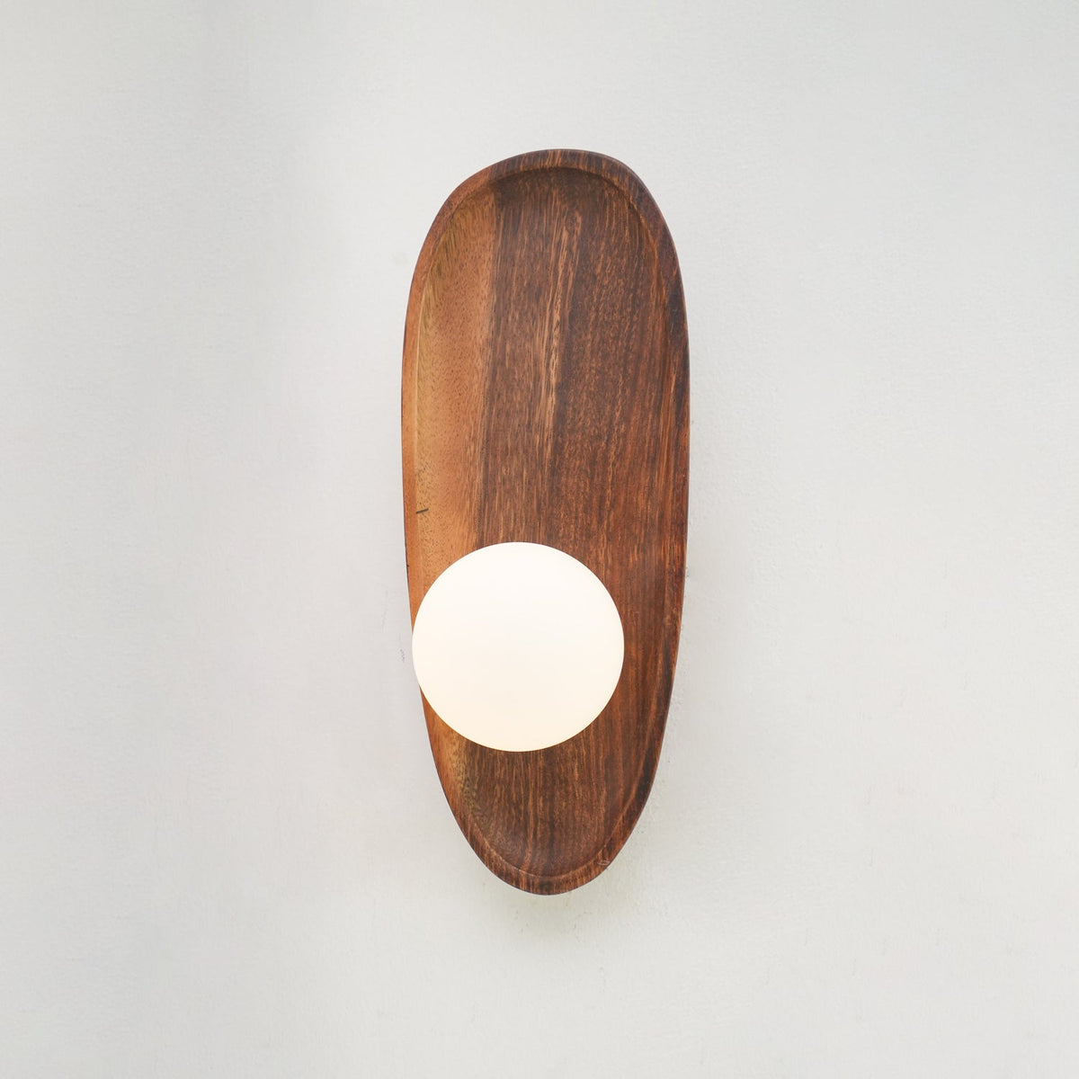 Dendano Minimalist Wall Light