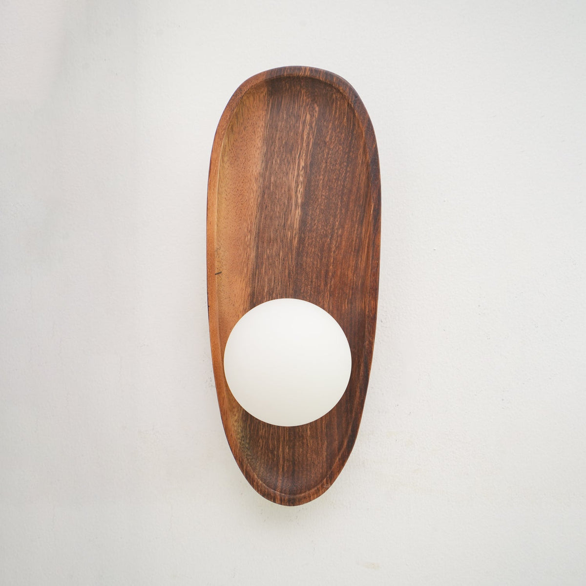 Dendano Minimalist Wall Light