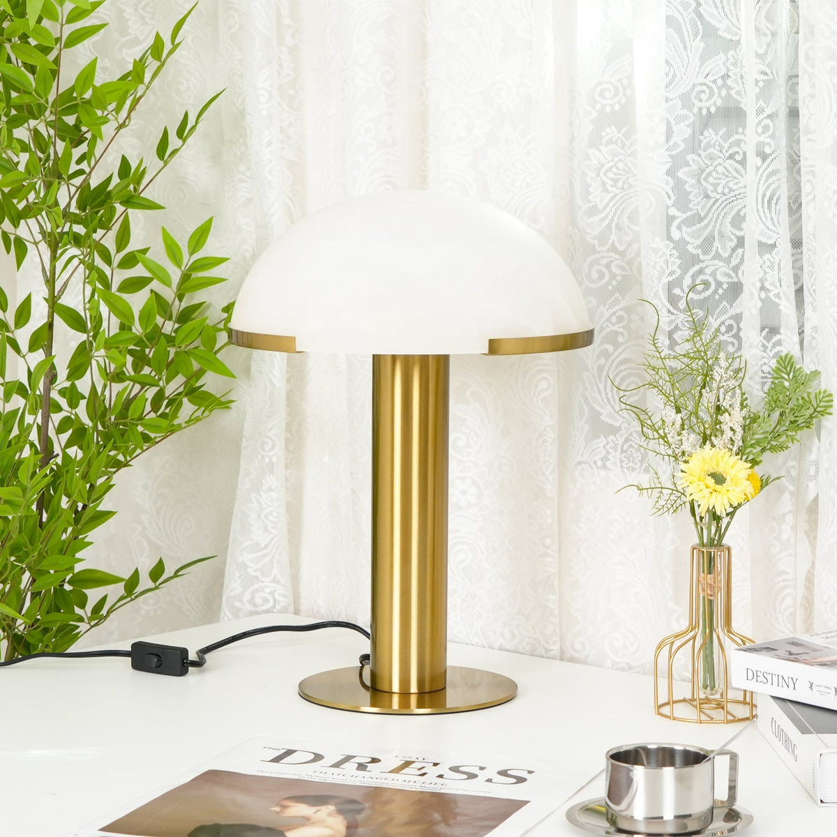 Liria Minimalist Table Lamp