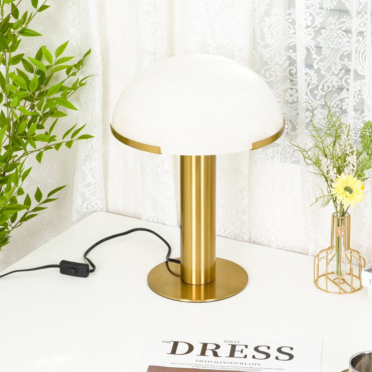 Liria Minimalist Table Lamp