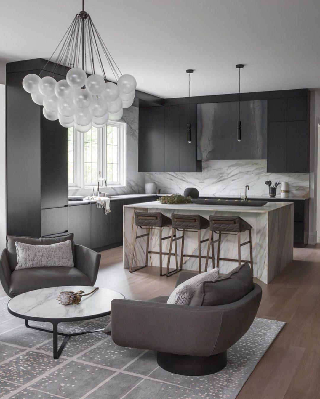 Sakereli Tube Pendant Light