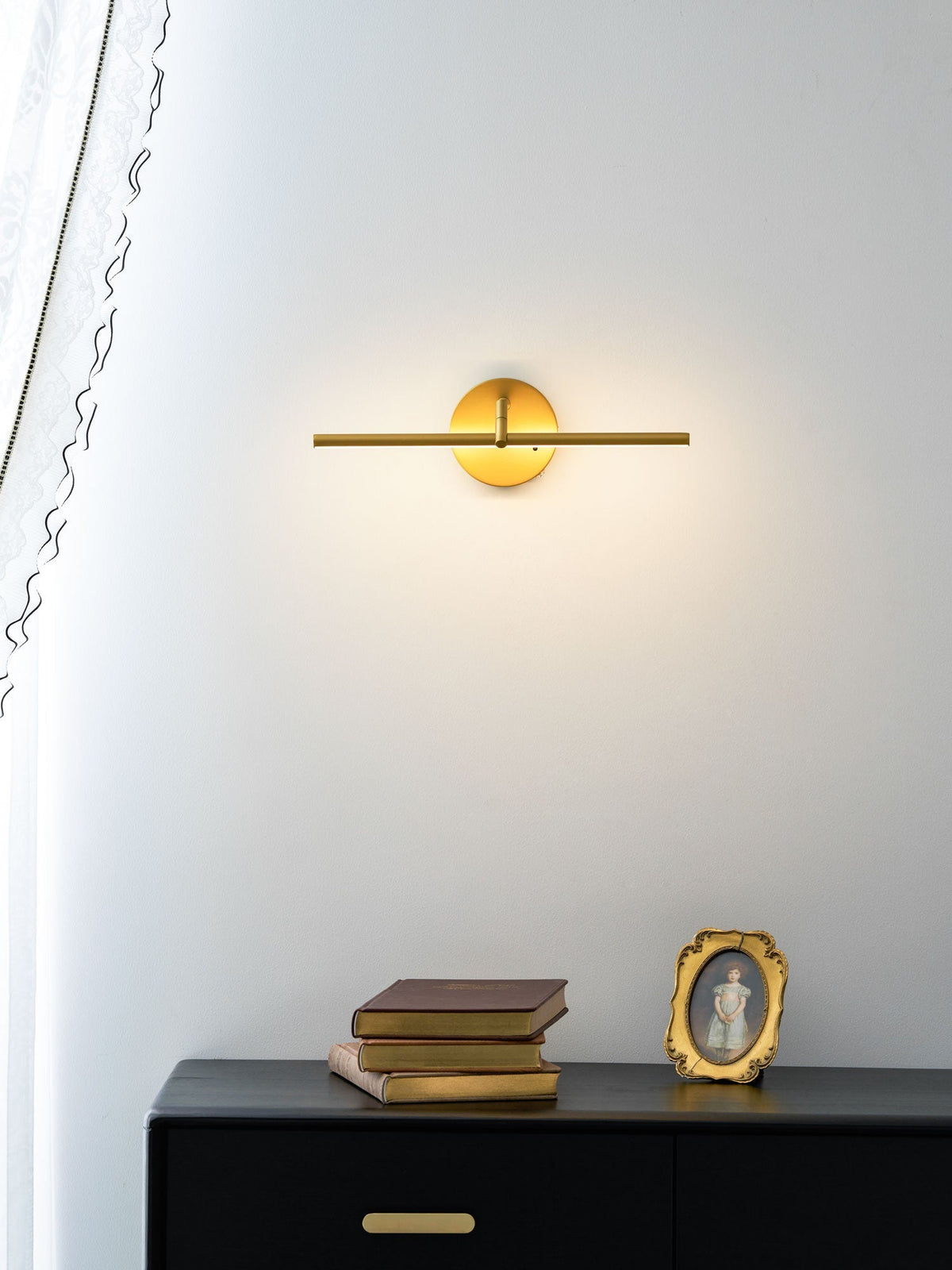 Galleria Slim Rechargeable Wall Light – detail 12