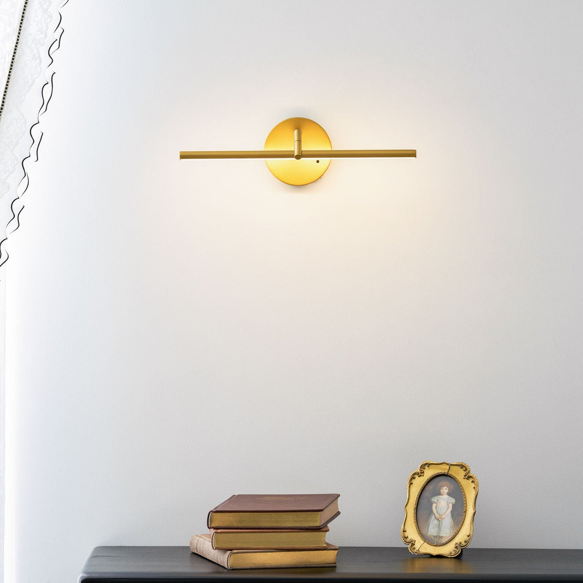 Galleria Slim Rechargeable Wall Light – detail 13
