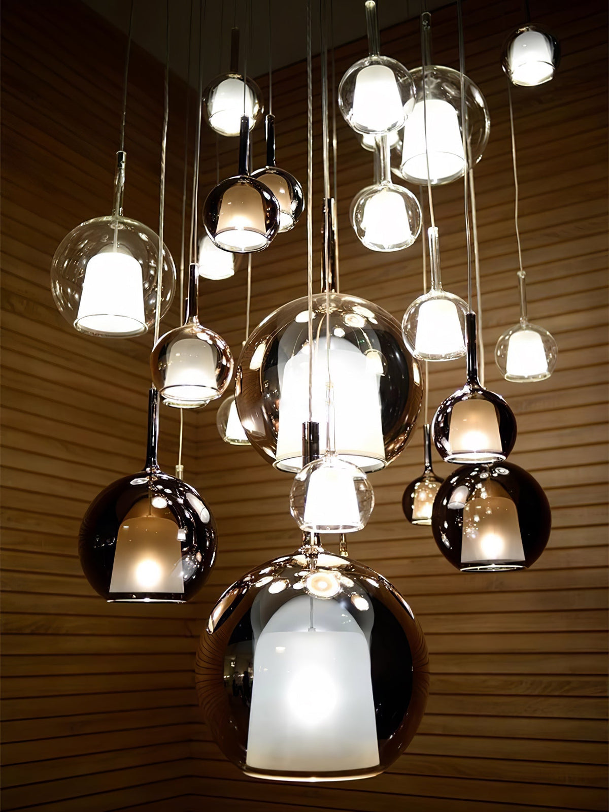 Masto Globe Pendant Light