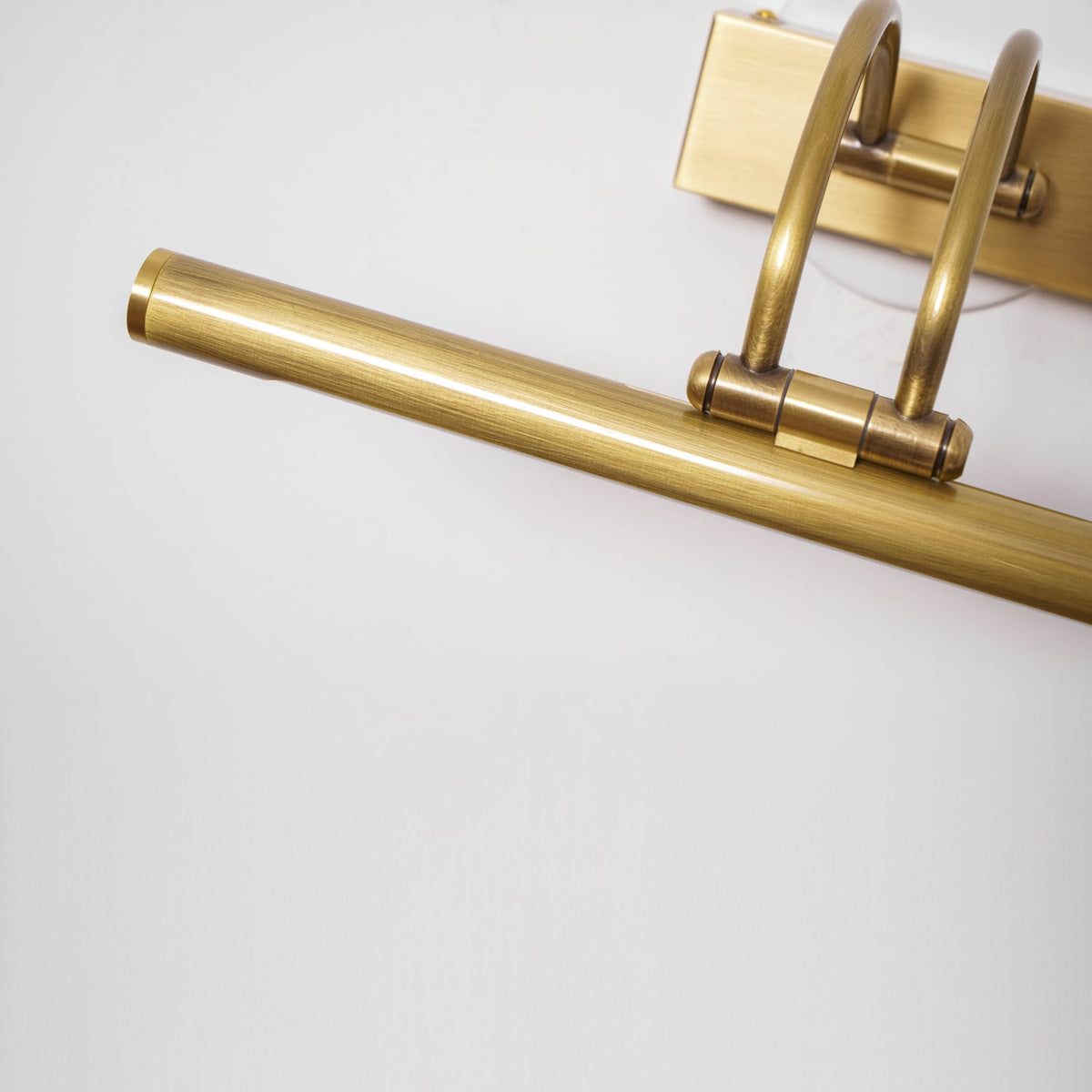 Pisali Linear Wall Light