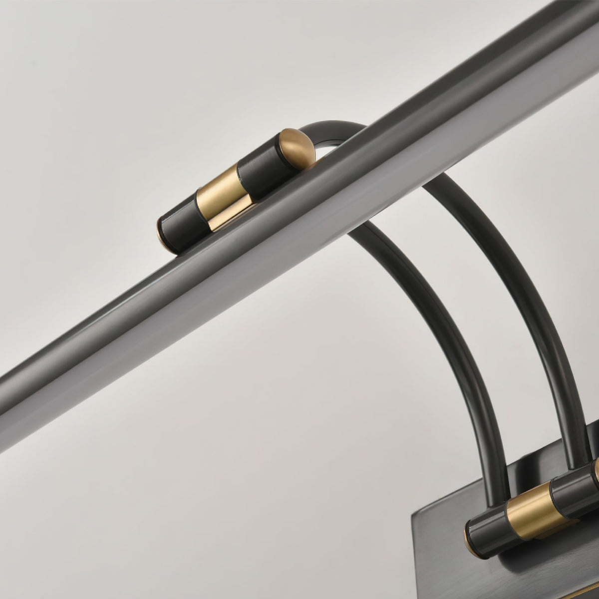 Pisali Linear Wall Light