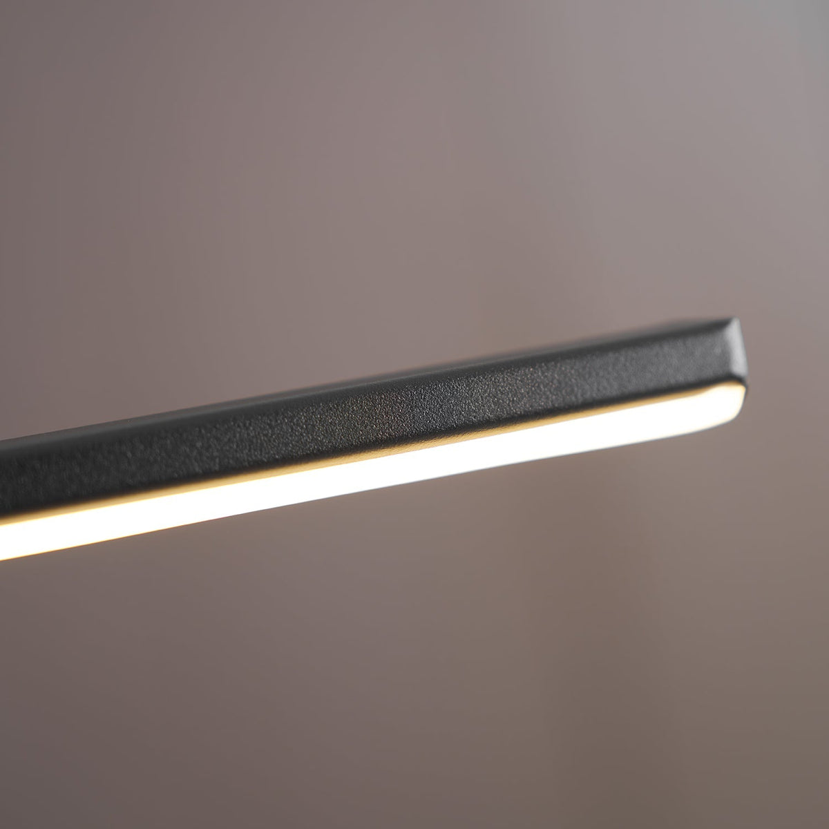 Buna Linear Pendant Light