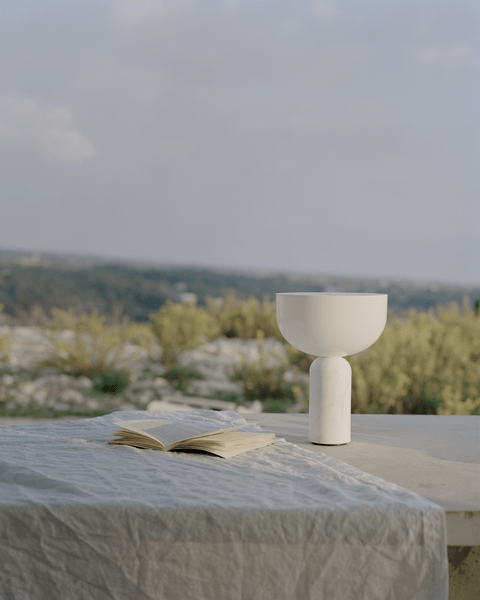Skusosia Globe Table Lamp