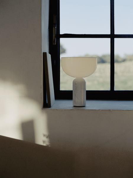 Skusosia Globe Table Lamp