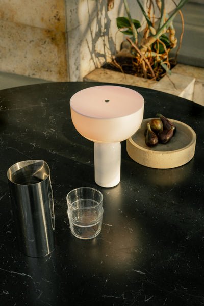 Skusosia Globe Table Lamp