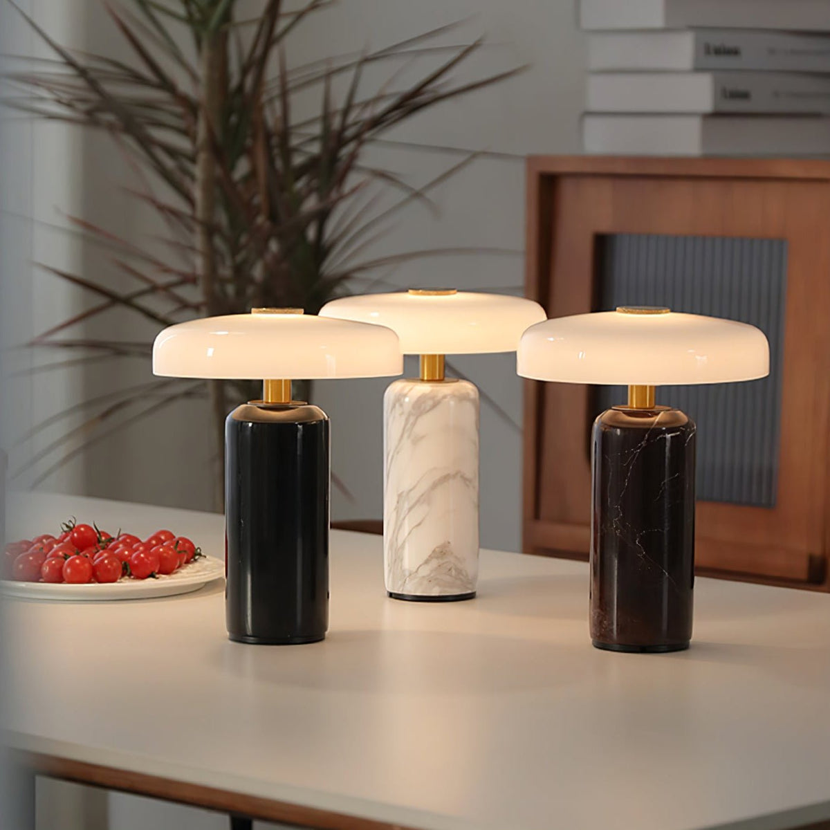 Skusosia Globe Table Lamp