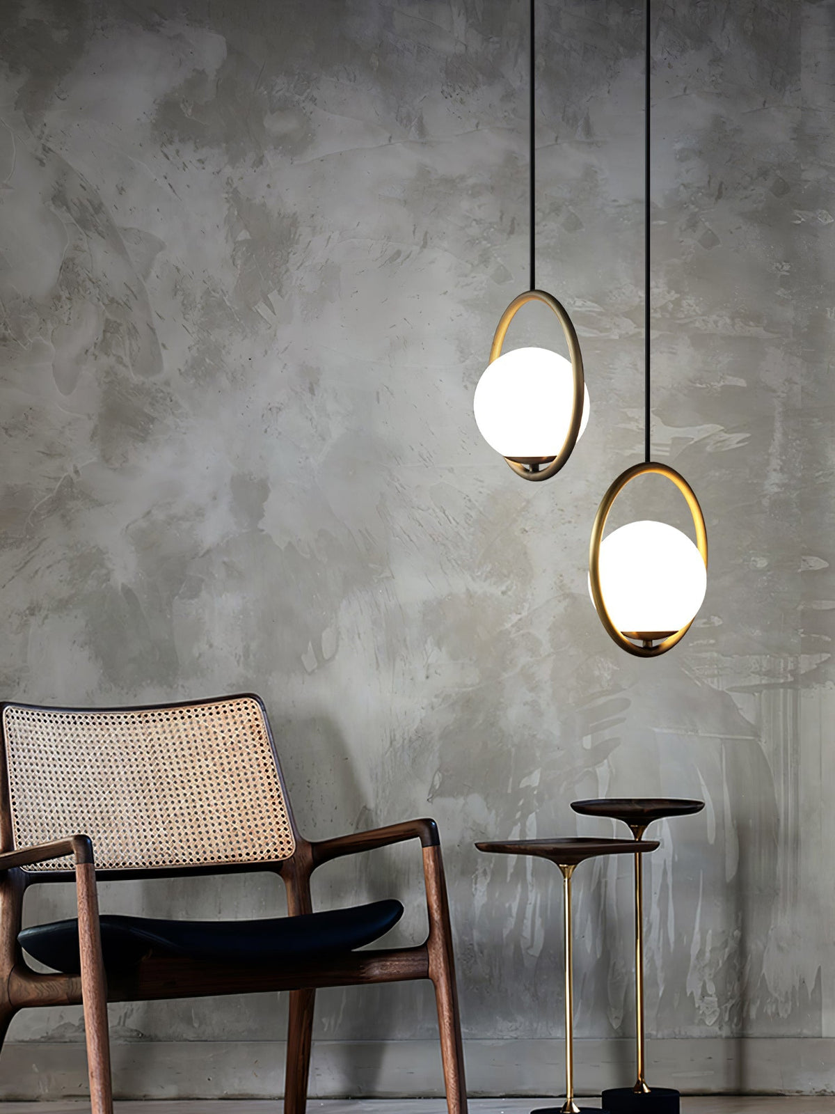 Kilinus Globe Pendant Light
