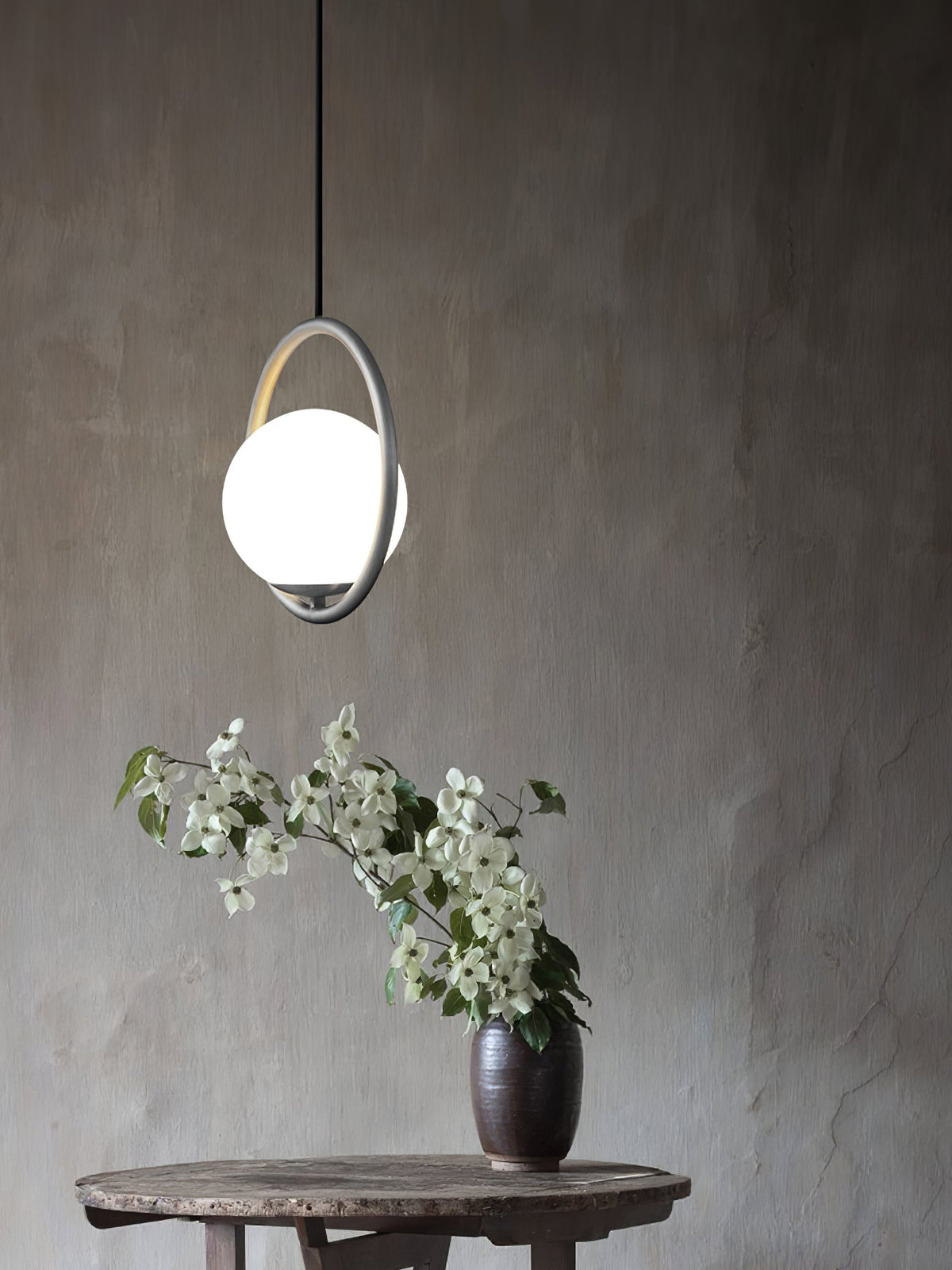 Kilinus Globe Pendant Light