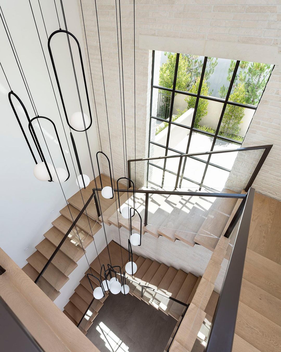 Kilinus Globe Pendant Light