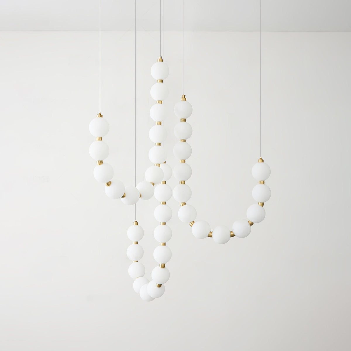 Vunelan Globe Chandelier