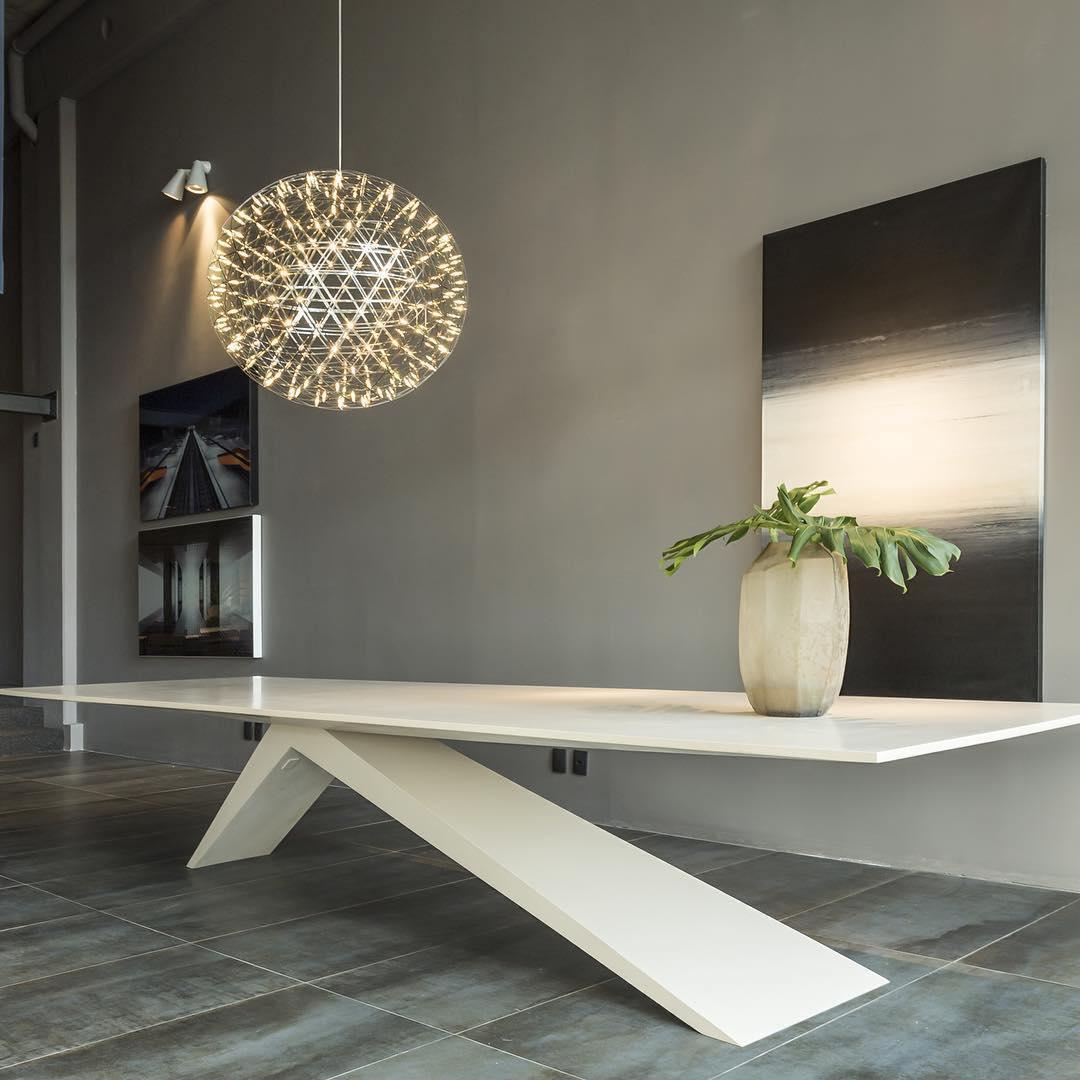 Risseri Globe Pendant Light