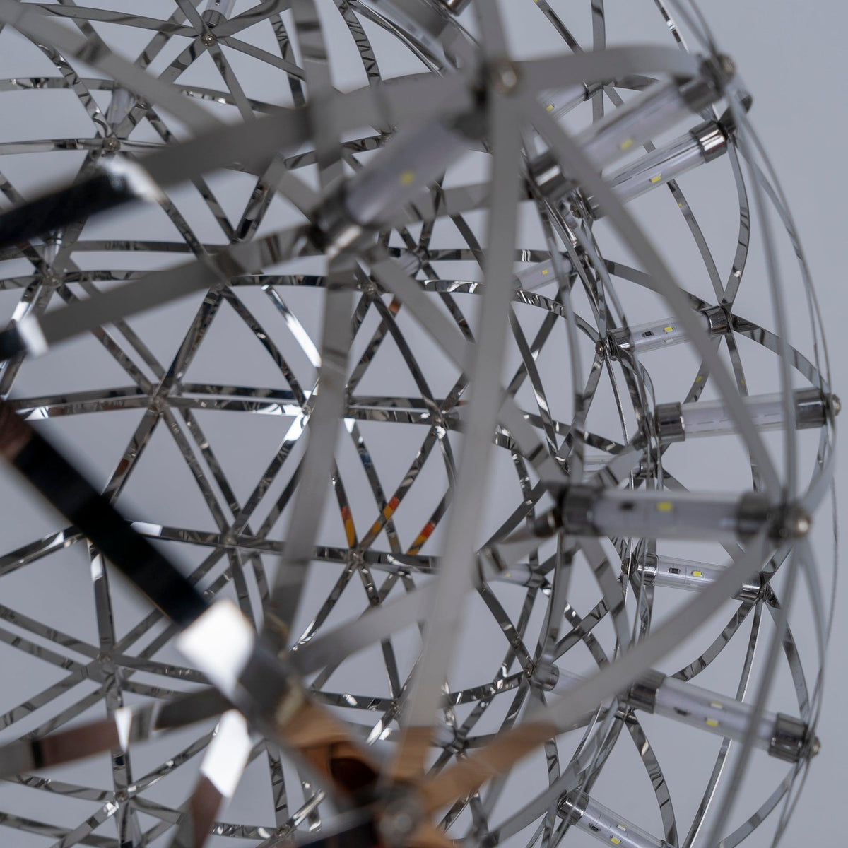 Risseri Globe Pendant Light