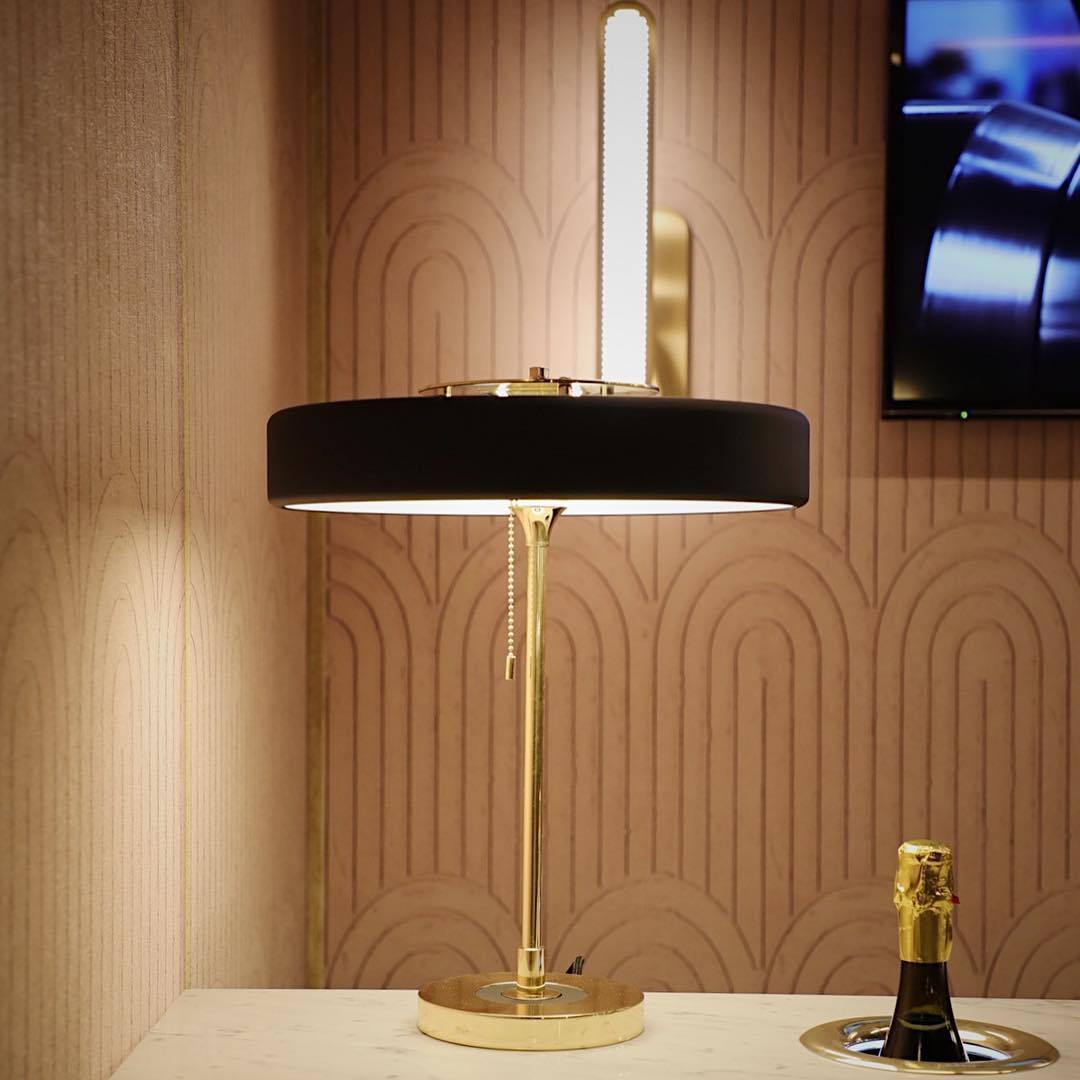 Nareleno Modern Table Lamp