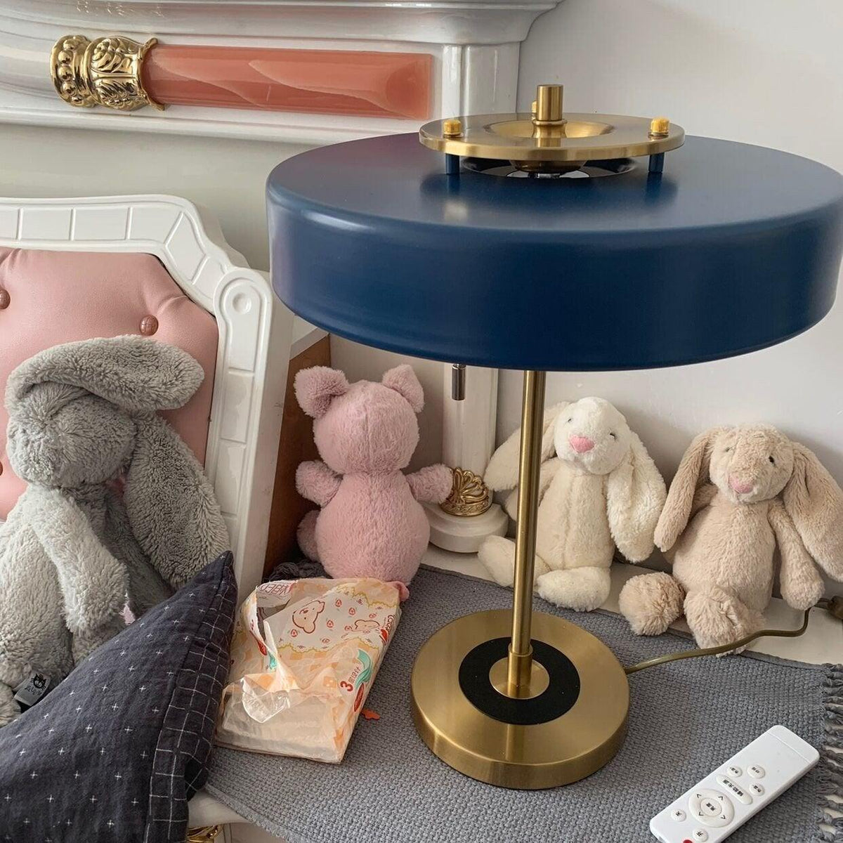 Nareleno Modern Table Lamp