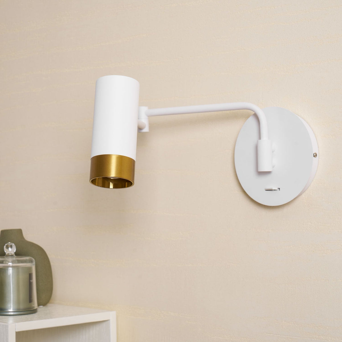 Nirerana Linear Wall Light
