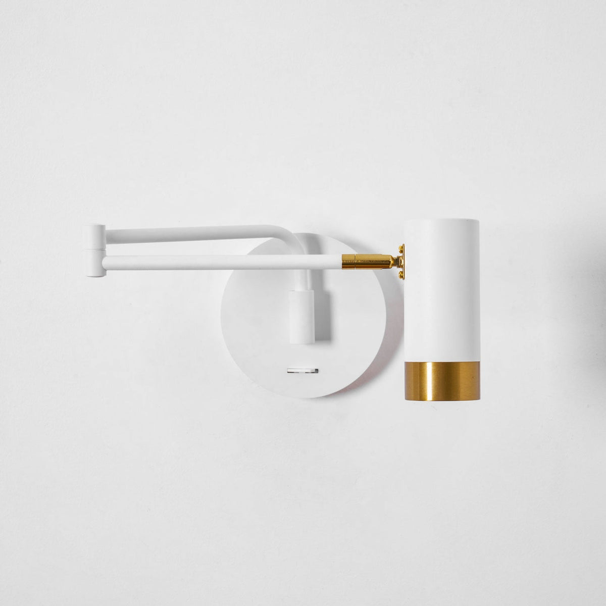 Nirerana Linear Wall Light