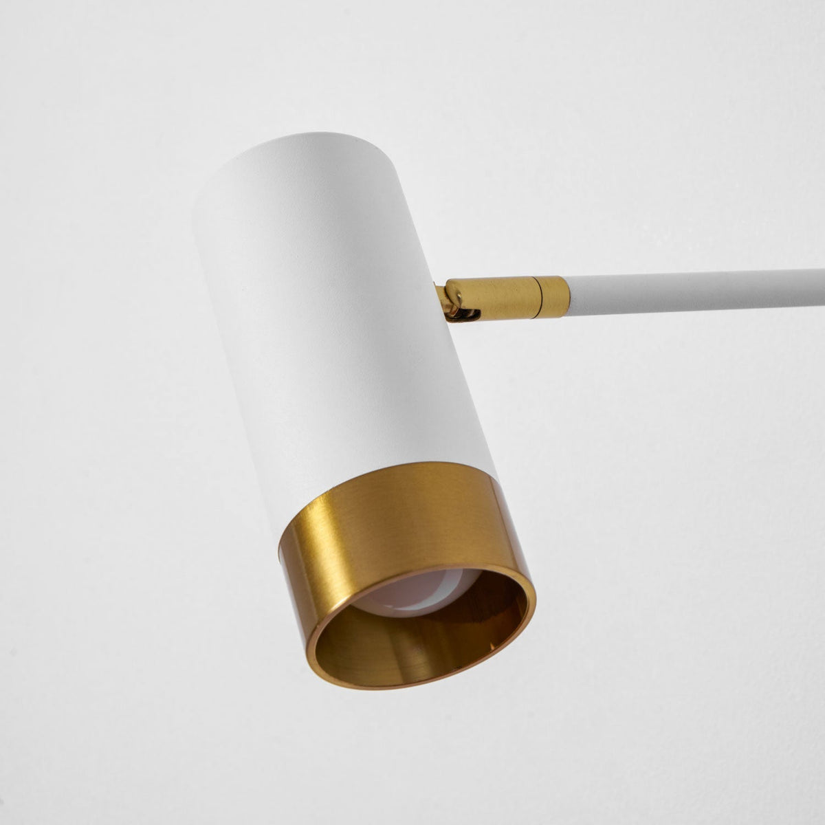 Nirerana Linear Wall Light