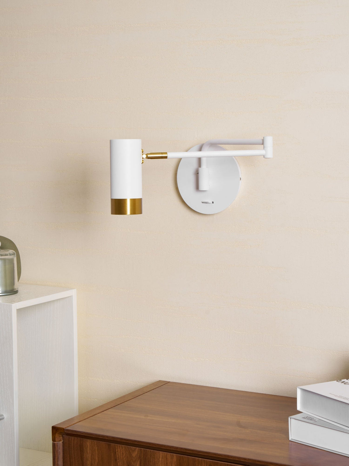 Nirerana Linear Wall Light