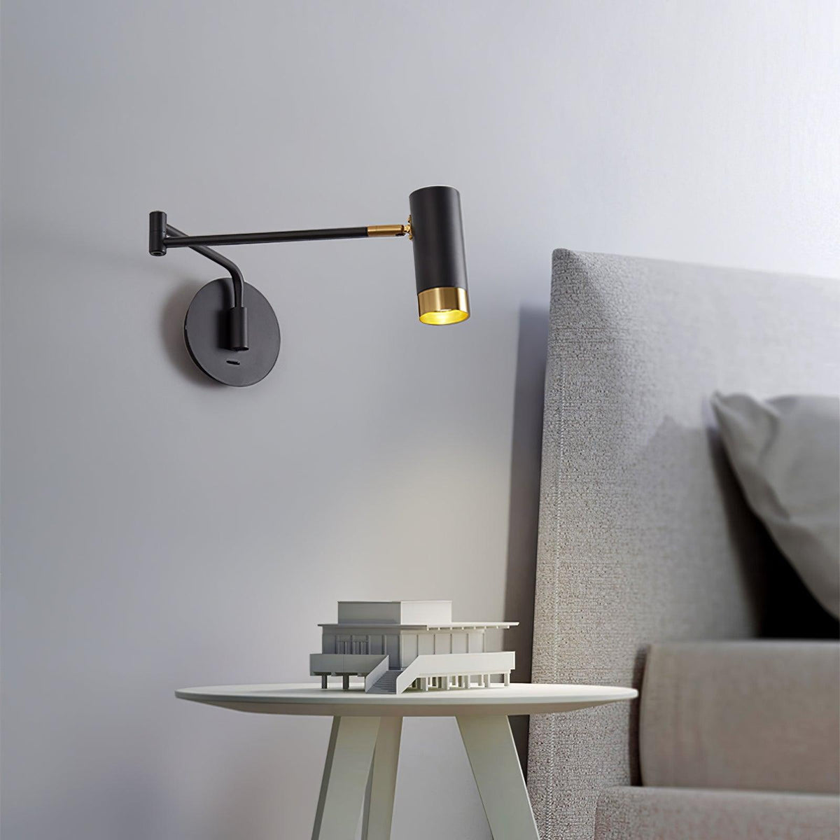 Nirerana Linear Wall Light