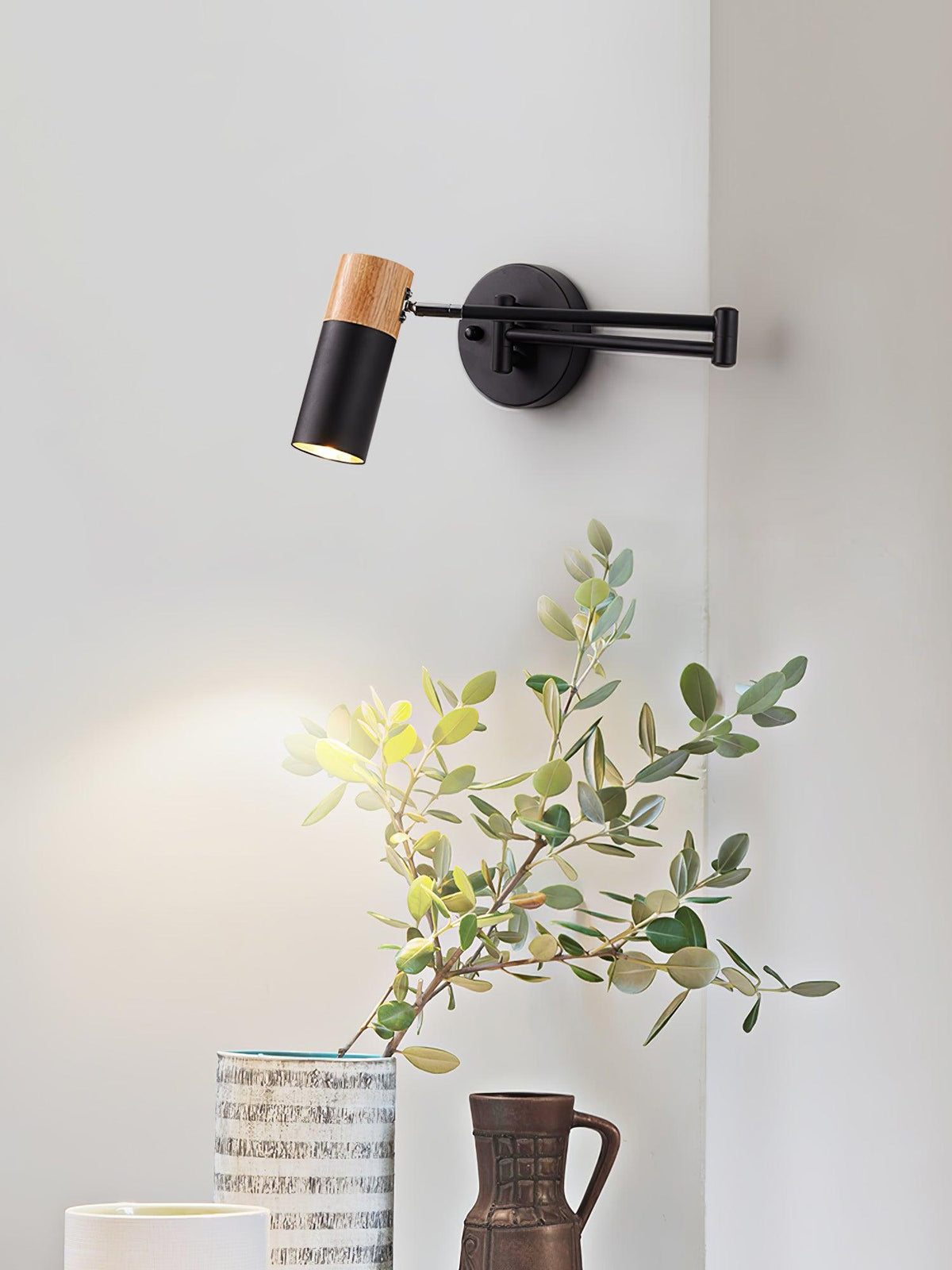 Nirerana Linear Wall Light