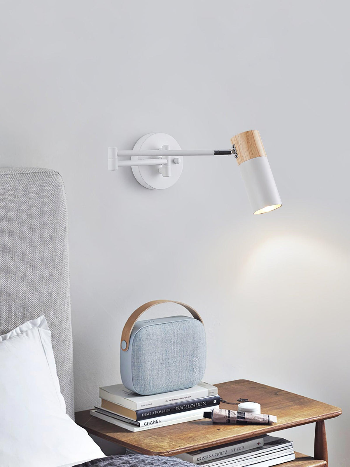 Nirerana Linear Wall Light