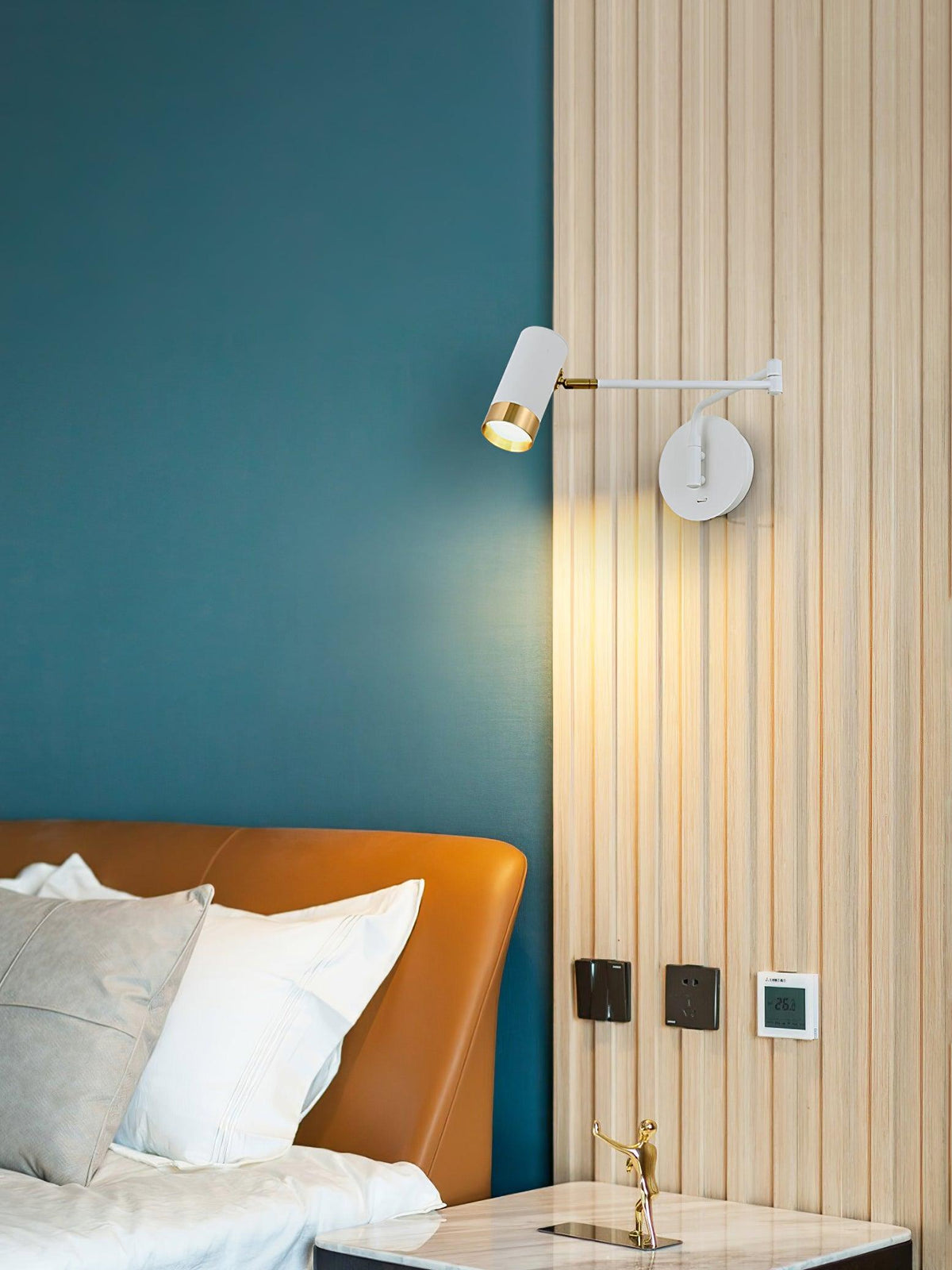Nirerana Linear Wall Light