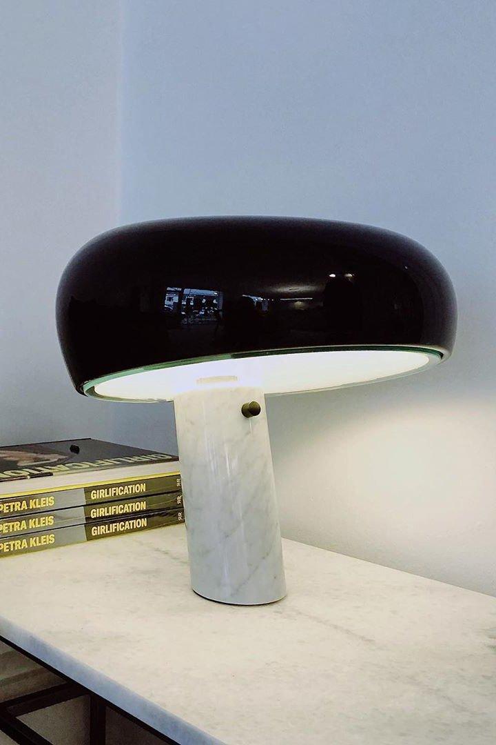 Stoskeni Table Lamp