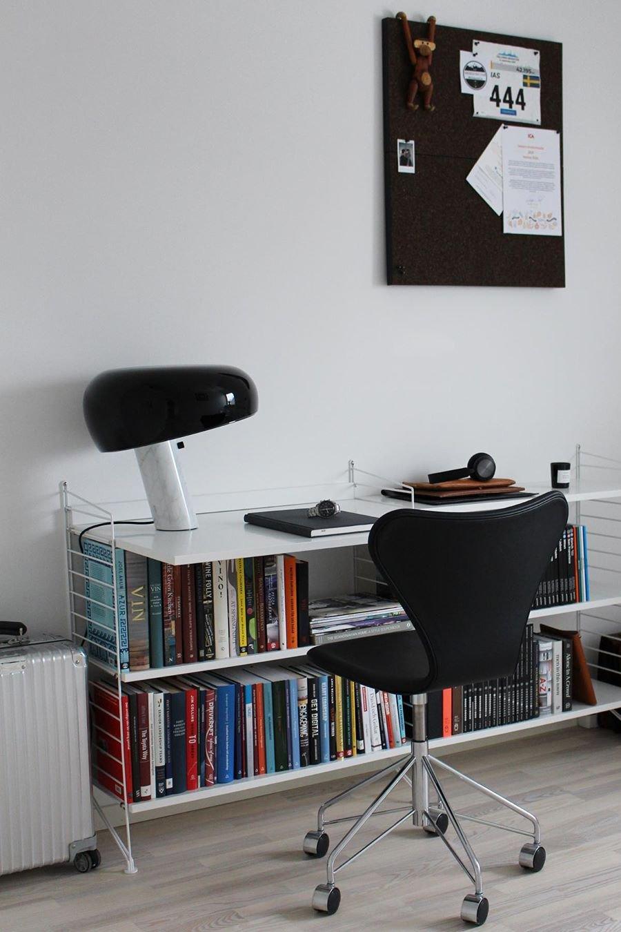 Stoskeni Table Lamp