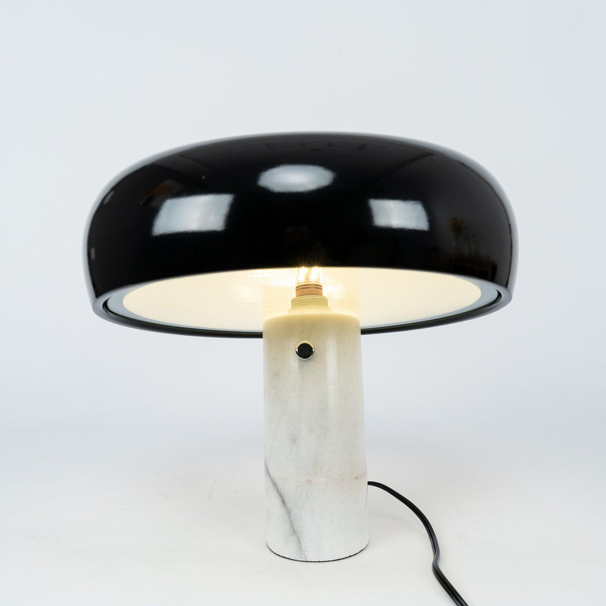 Stoskeni Table Lamp