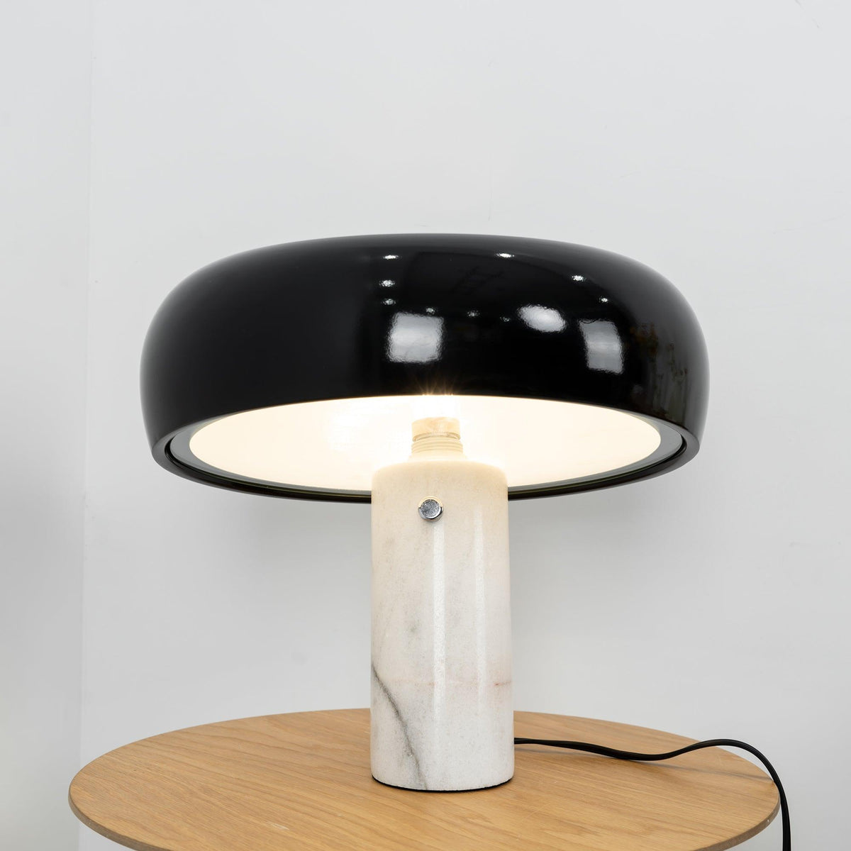 Stoskeni Table Lamp