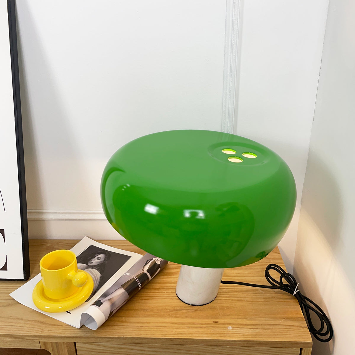 Stoskeni Table Lamp