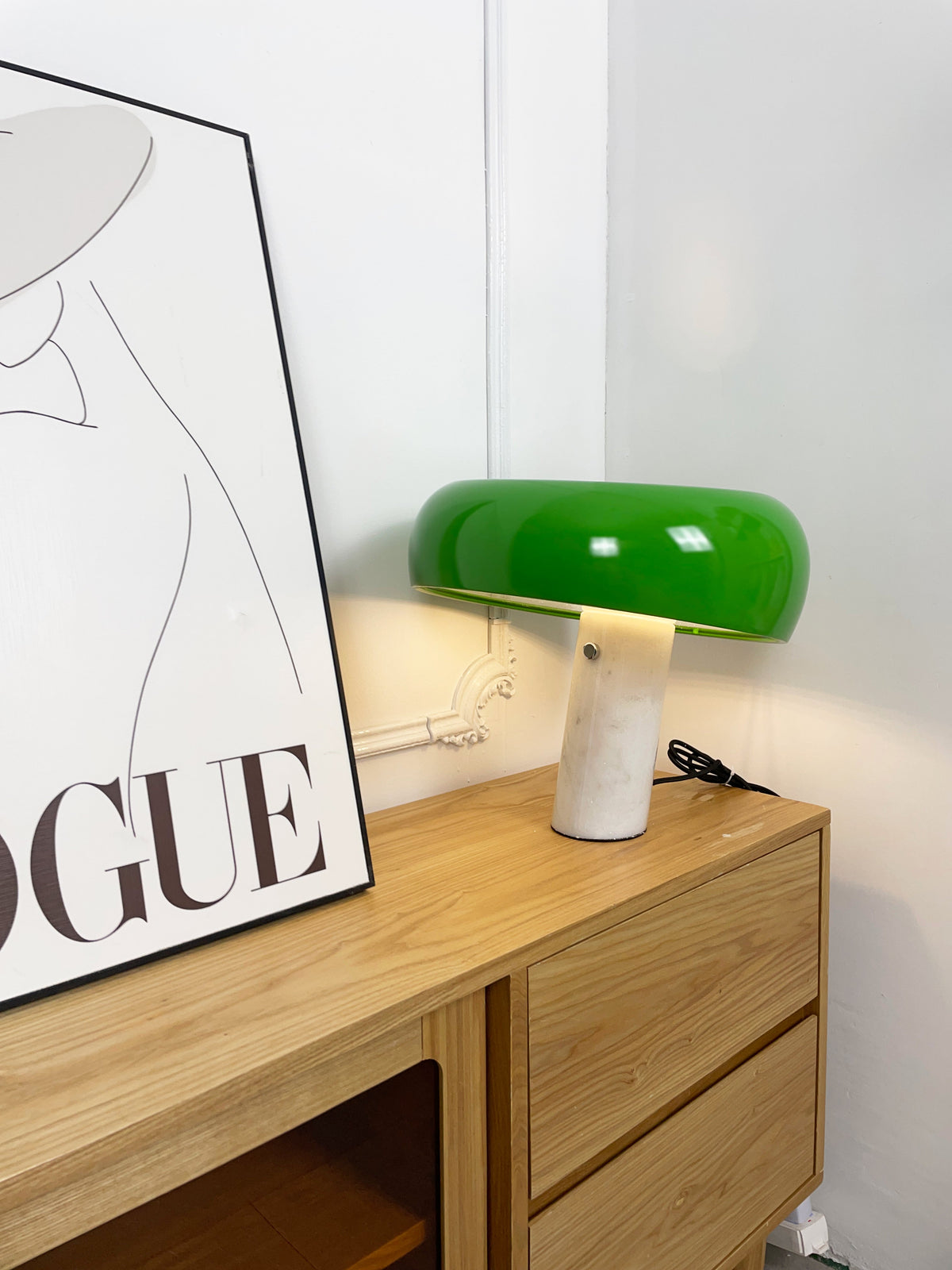 Stoskeni Table Lamp