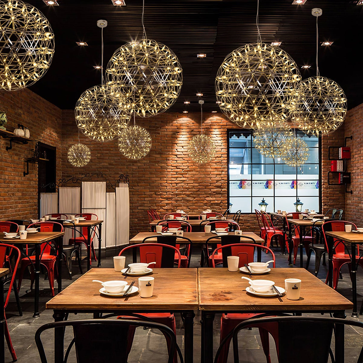 Risseri Globe Pendant Light