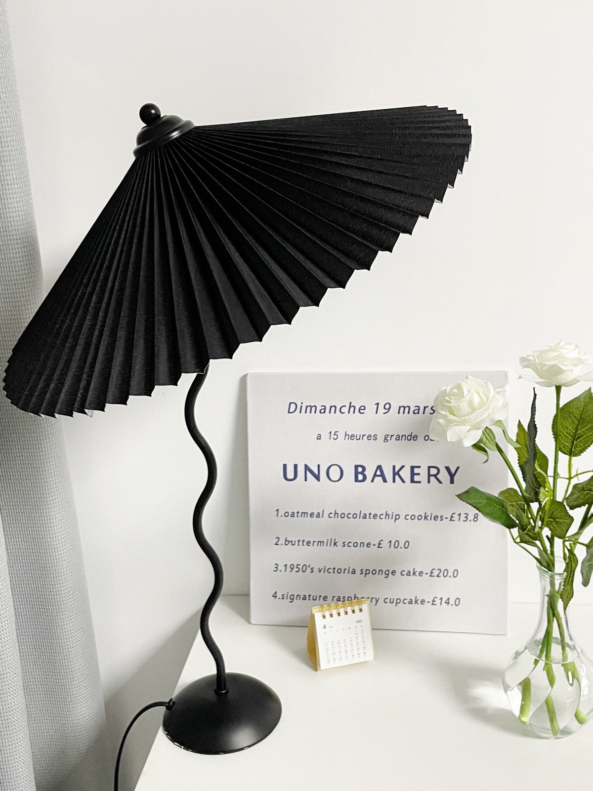Rodegilo Wavy Table Lamp